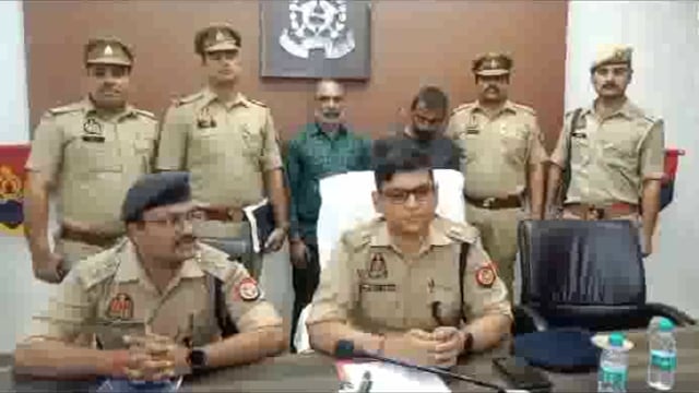 मथुरा पुलिस को मिली बड़ी सफलता 45लाख की अवैध शराब ईटो के ट्रक में दो तस्कर सहित पकड़ी 2 मौके से फरार