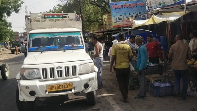 बिहार बाजार में व्यापारियों ने व्यापार मंडल के जनसहयोग से आने जाने वाले राहगीरों को पिलाया गया शरबत,