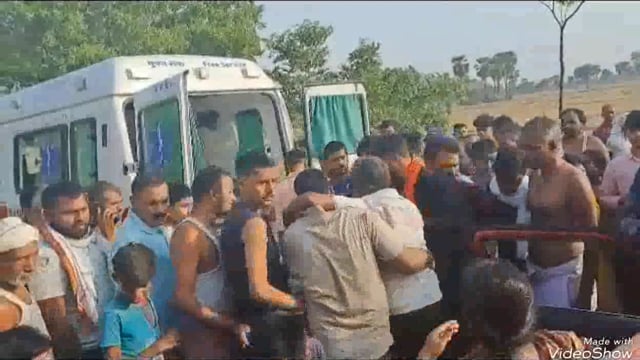 नवाबगंज मोड़ के समीप सड़क दुर्घटना में 3 लोग हुए जख्मी सिरदला पीएचसी में किया गया इलाज