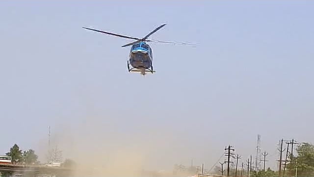 देवरिया चीनी मिल ग्राउंड पर आयोजित कार्यक्रम में हजारों करोड़ की योजनाओं का शिलान्यास केंद्रीय मंत्री नितिन गडकरी और मुख