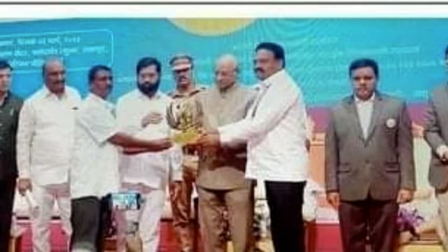 शेटफळे येथील रोजगार हमीच्या कामातील खोटा अहवाल सादर करणाऱ्या रोजगार सेवक व ग्रामसेवकावर कारवाईची मुख्य अधिकाऱ्याकडे मागणी