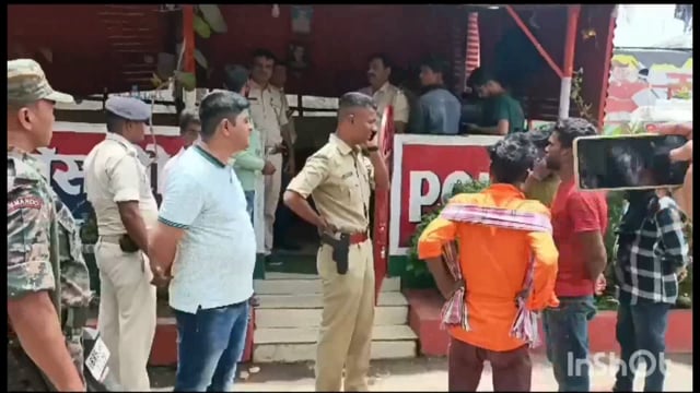 लखीसराय शहर के शहीद द्वार के समीप एएसपी रोशन कुमार के नेतृत्व में चलाया गया वाहन जांच अभियान दर्जनों वाहन हुई जब्त 