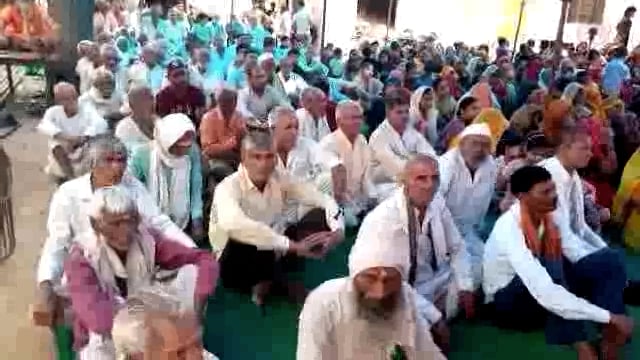 तेहरा महावन में श्रीमद् भागवत कथा के दौरान उमड़े भक्त 