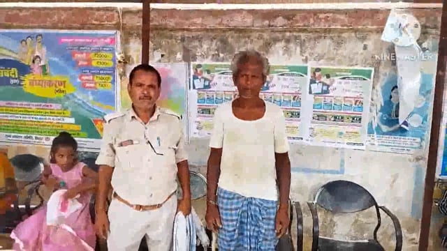 फुल्लीडुमर थाना की पुलिस एक कोर्ट वारंटी को गिरफ्तार कर भेजा जेल