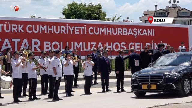 KKTC’nin Kurucu Cumhurbaşkanı Denktaş’ın Heykelini Dikti