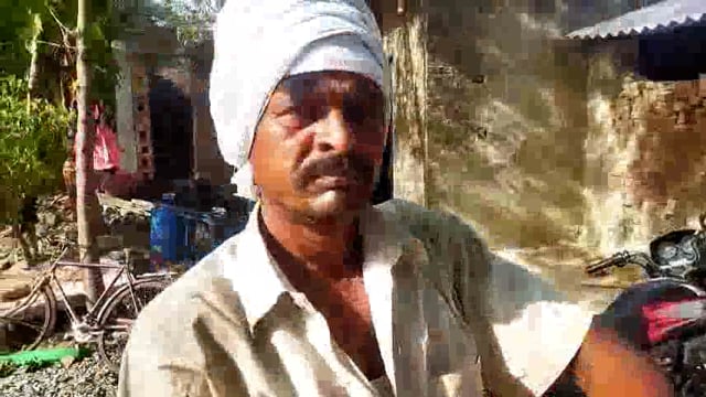 लालगंज ब्लाक ग्राम खेमसरी कोटेदार पर अंत्योदय कार्ड धारक ने ३० किलो राशन देने का लगाया आरोप
आपूर्ति निरीक्षक भूले अपना अधिकार