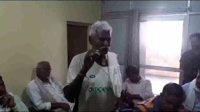 बरसाना के मानपुर गांव में परिक्रमा मार्ग चौड़ीकरण को लेकर गांव वालों ने आत्मदाह की धमकी दी