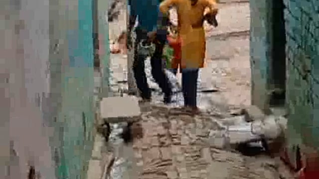 आजनौंक गांव में घर के अंदर सिलेंडर में लगी आग हजारों का नुकसान