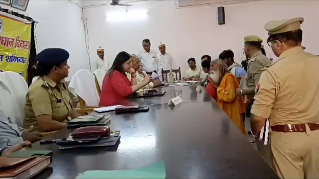 कर्नलगंज तहसील में डीएम ने शुरू की जनसुनवाई मातहतों को दिए कड़े निर्देश