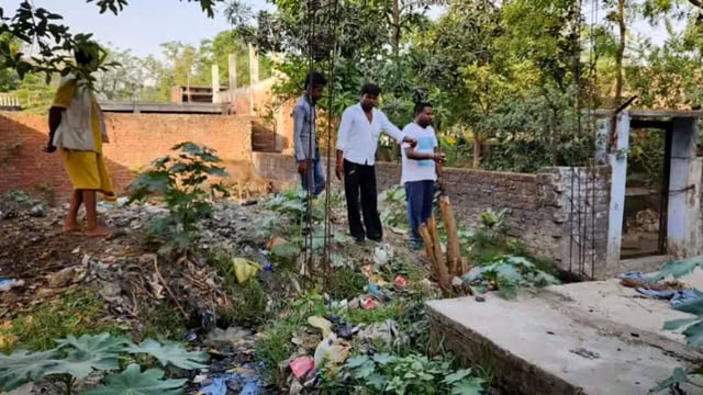 वार्ड नंबर 12 परशुराम नगर में वर्षों से चले आ रहे जलजमाव की समस्या अध्यक्ष नगर पंचायत बिस्कोहर अजय गुप्ता ने किया निरीक्