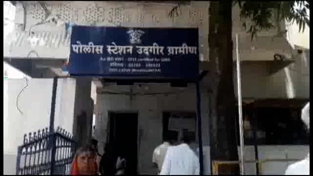 नागलगाव येथे घरांच्या वाटणीवरून लोखंडी पाईपने मारहाण 4 आरोपीवर गुन्हे दाखल