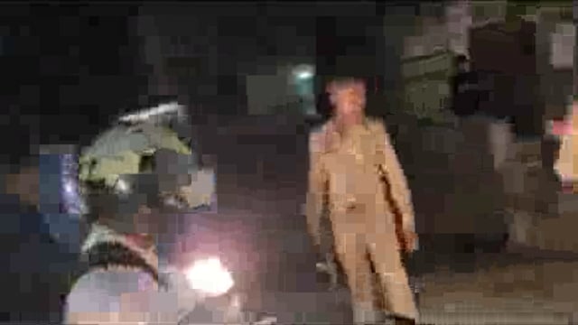 यूपी जिला आगरा थाना ताजगंज आगरा पुलिस का बहुत ही शर्मनाक मामला सामने आया महिला के साथ सारे छेड़छाड़ की गई 