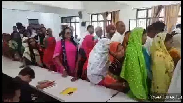 आजमगढ़ जिले के सदर तहसील में संपूर्ण समाधान दिवस का कराया गया आयोजन 