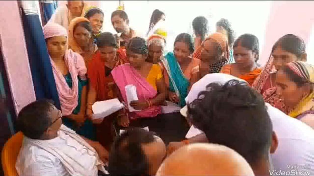 सुखाड़ की राशि भुगतान को लेकर सिरदला ग्राम पंचायत कार्यालय परिसर में किया गया ग्राम सभा का आयोजन