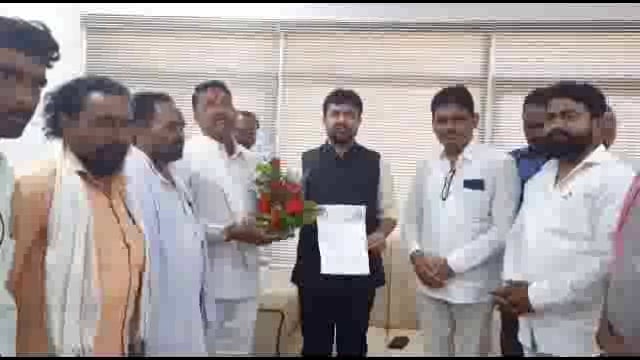 शहरात मजुरांसाठी बांधकाम इमारत ऊभी करावी,बहुजन विकास अभियानाची आमदार संजय बनसोडे यांच्याकडे मागणी