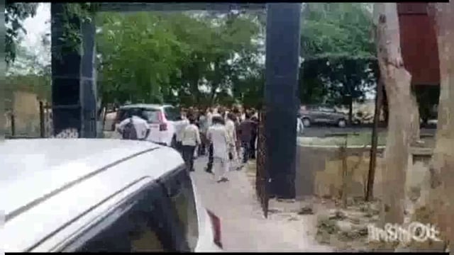 क्षेत्र पंचायत सदस्यों ने ब्लॉक प्रमुख की मीटिंग का विरोध किया रोड पर उतरे खिलाफत में की नारेबाजी