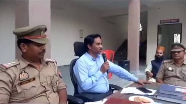 इटवा थाने में आयोजित की गई पीस कमेटी की बैठक एसडीएम ने कहा आपसी भाईचारे के माहौल में मनाए बकरीद त्यौहार