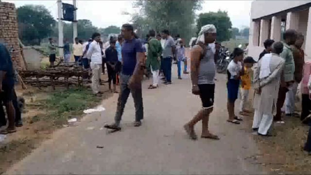 ट्यूबेल पर सो रहे किसान की सर कुचलकर नामजद आरोपी ने की हत्या मौके पर पहुंची पुलिस