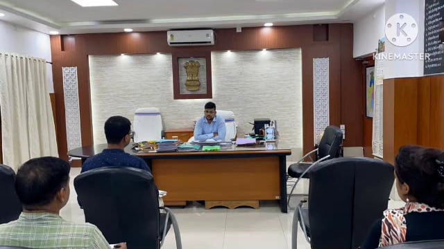 जिला पदाधिकारी ने जिला निबंधन परामर्श केंद्र द्वारा संचालित योजनाओं की समीक्षा 