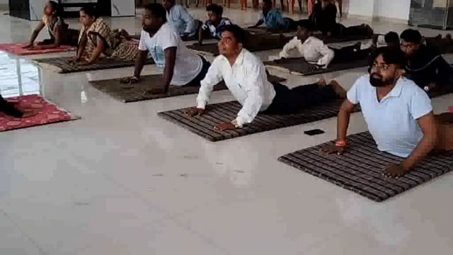 नगर पंचायत बिस्कोहर कार्यालय में योगाभ्यास शिविर का हुआ आयोजन