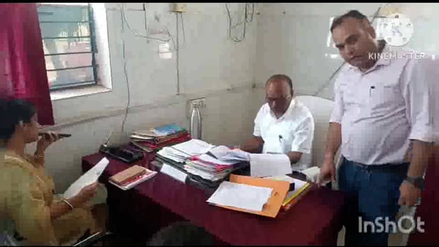 डीएम अमरेंद्र कुमार पहुंचे अंचल कार्यालय सूरजगढ़ कार्यो का लिया जायजा लंबित कार्यों को अविलंब पूरा करने का दिया निर्देश