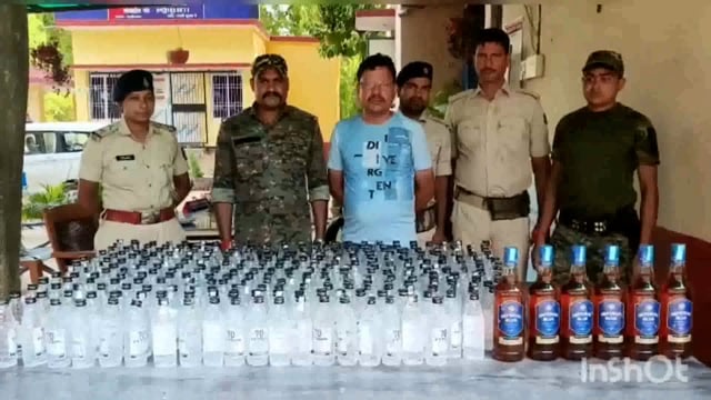लखीसराय नगर पुलिस ने बाईपास पुल के नीचे झाड़ी में छुपाया हुआ 750ml का 6 पीस विदेशी एवं 300ml का 300 बोतल देसी किया बरामद