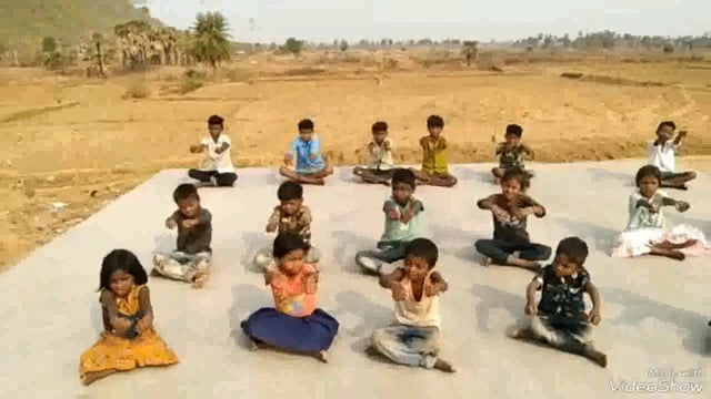 अंतर्राष्ट्रीय योग दिवस पर सिरदला प्रखंड में बच्चों ने किया योगाभ्यास