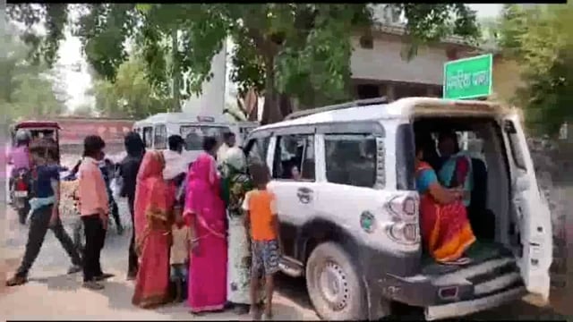 लखीसराय जिले के पिपरिया थाना क्षेत्र के कनहरपुर गांव में विवाहिता महिला की करंट लगने से हुई मौत 