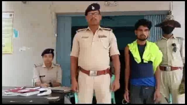 अमरपुर पुलिस ने चिरैया गांव से देसी कट्टा के साथ एक युवक को किया गिरफ्तार