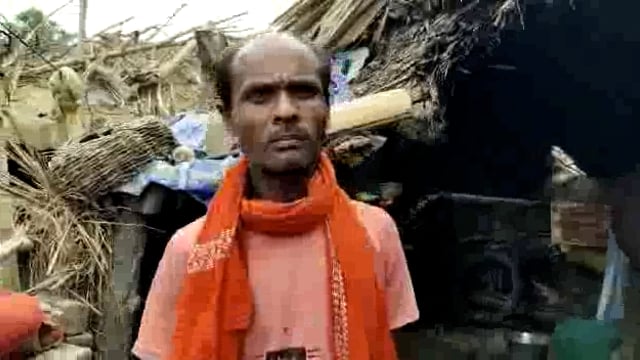 बलरामपुर:एक अदद आशियाने की चाह में भटक रहा गरीब परिवार सुनिए क्या कुछ कहता पीड़ित गरीब 