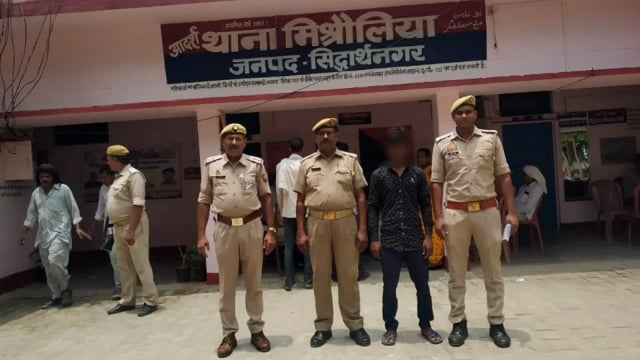 नाबालिग लड़की को भगाने,जान से मारने की धमकी देने वालेअभियुक्त को मिश्रौलिया पुलिस ने बभनी तिराहे से  गिरफ्तार भेजा न्याय