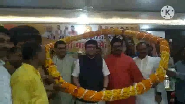 सिधारी राहुल नगर मडया के होटल में उत्तर प्रदेश उद्योग व्यापार संगठन का महासम्मेलन कार्यक्रम का हुआ आयोजन