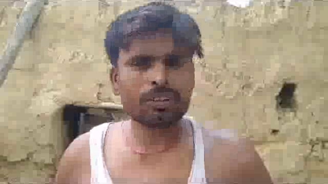 खोजापुर माधोपट्टी गांव के ग्रामीणों ने आवास की मांग को लेकर जिम्मेदारों के खिलाफ किया प्रदर्शन, अधिकारियों से लगाई गुहार