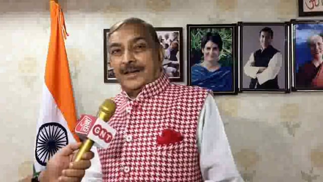 लाल टमाटर के महंगा होने पर तिवारी हुए 