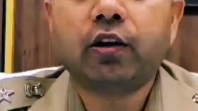  मुड़िया पूर्णिमा मेले में की गईं तैयारियों की जानकारी देते एसएसपी शैलेश कुमार पांडे।