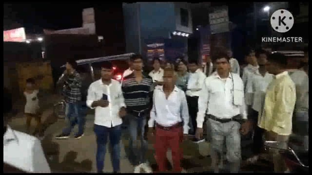 ट्रक और ईको गाड़ी की हुई भिंडत, आधा दर्जन हुए लोग घायल।