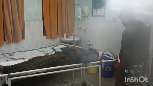 लखीसराय जमुई मुख्य मार्ग गुणसागर के समीप बाइक सवार व्यक्ति ने खड़ी ट्रक ने मारी टक्कर गंभीर स्थिति में लाया गया अस्पताल 