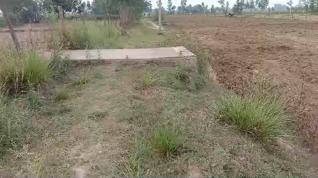 ग्राम प्रधान पर ग्रामीणों ने रास्ता ना पटवाने का लगाया आरोप, 