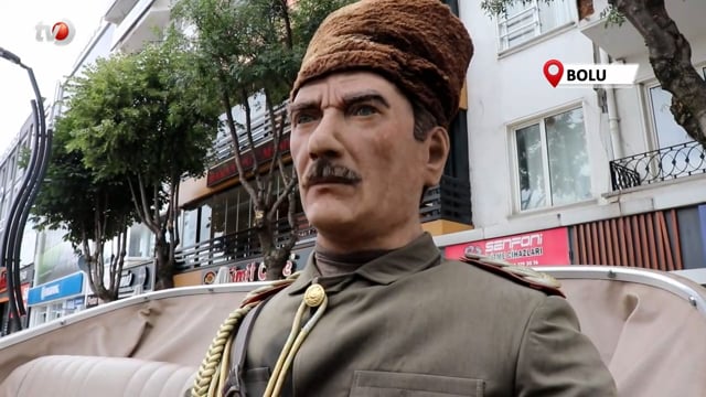 Kendi İmkanıyla Yaptığı Atatürk'ün Makam Aracının Replikasıyla Şehir Şehir Geziyor