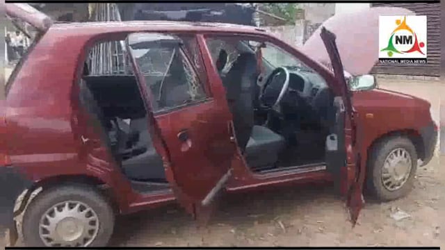 चलती कार में निकला सर्प 8 साल की बच्ची को डसा।