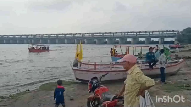 16 वर्षीय पॉलिटेक्निक के छात्र ने यमुना नदी में छलांग लगाई पुलिस व गोताखोर लगे तलाश में