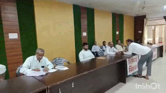 छाता संपूर्ण समाधान दिवस में 43 शिकायतें दर्ज हुई 3 का मौके पर निस्तारण उप जिलाधिकारी छाता श्वेता सिंह द्वारा दी जानकारी