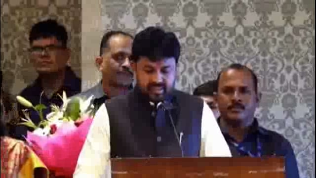 उदगीर मतदार संघाचे आमदार संजय बनसोडे यांनी घेतली कॅबिनेट मंत्री पदाची शपथ