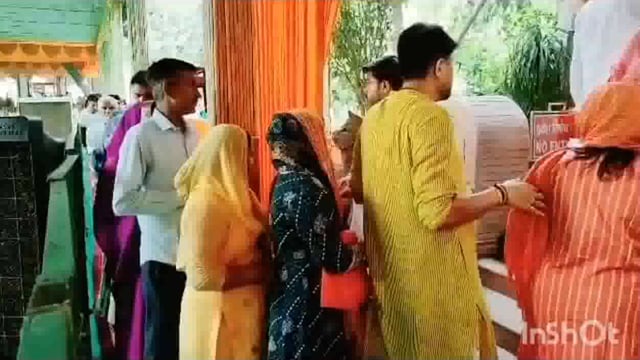 महावन गुरु शरणानंद जी महाराज की रमणरेती में पांच दिवसीय गुरु पूर्णिमा पर्व का हुआ शुभारंभ की गई गुरु चरण वंदना