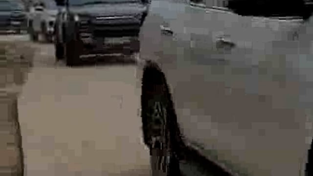 कुंडा विधानसभा क्षेत्र में भ्रमण के दौरान ग्रामीणों ने आवास में हेराफेरी की अपने लोकप्रिय विधायक से शिकायत करते ग्रामीण,