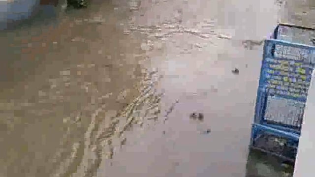 सुरीर में डाकघर रोड पर नालियां चोक होने के चलते घरों में घुसा पानी ग्रामीण परेशान काफी शिकायतों के बाद भी नही हुआ समाधान