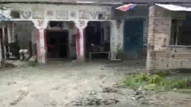 बजरंग बली मन्दिर से लेखपाल का छल कपट, मन्दिर की शेष जमीन पर अवैध कब्जा निर्माण
लेखपाल दे रहा मिथ्या आख्या, हुक्मरान को किया गुमराह