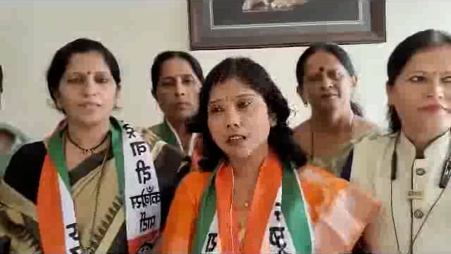 राष्ट्रवादी महिला पदाधिकारी व कार्यकर्त्यांना कार्यालयात ठेवले नजर कैद
