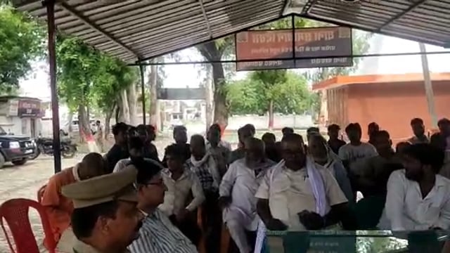 प्रतापगढ़ जिले के बाघराय थाना परिसर में थानाध्यक्ष की अगुवाई में संपन्न हुई मुहर्रम पर्व को लेकर पीस कमेटी की बैठक,