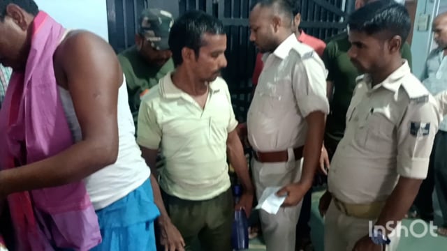 सूरजगढ़ा-सूरजी चक गांव से सूरजगढ़ा पुलिस के द्वारा एक वारंटी को किया गया गिरफ्तार भेजा गया लखीसराय